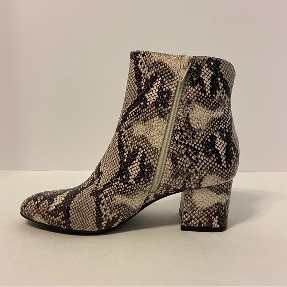 NWOT Chinese Laundry Davinna Bootie - Snake Skin - Picture 3 of 9